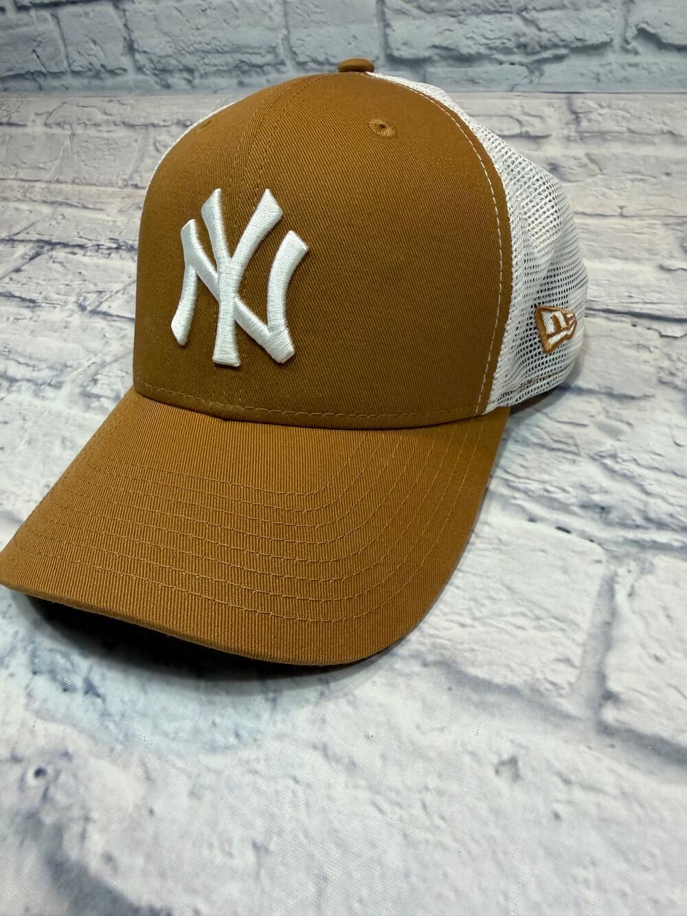 NY Yankees Tan White Mesh Trucker Baseball Hat New Era 9Forty